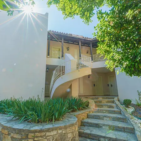 Alexander The Great & ホテル